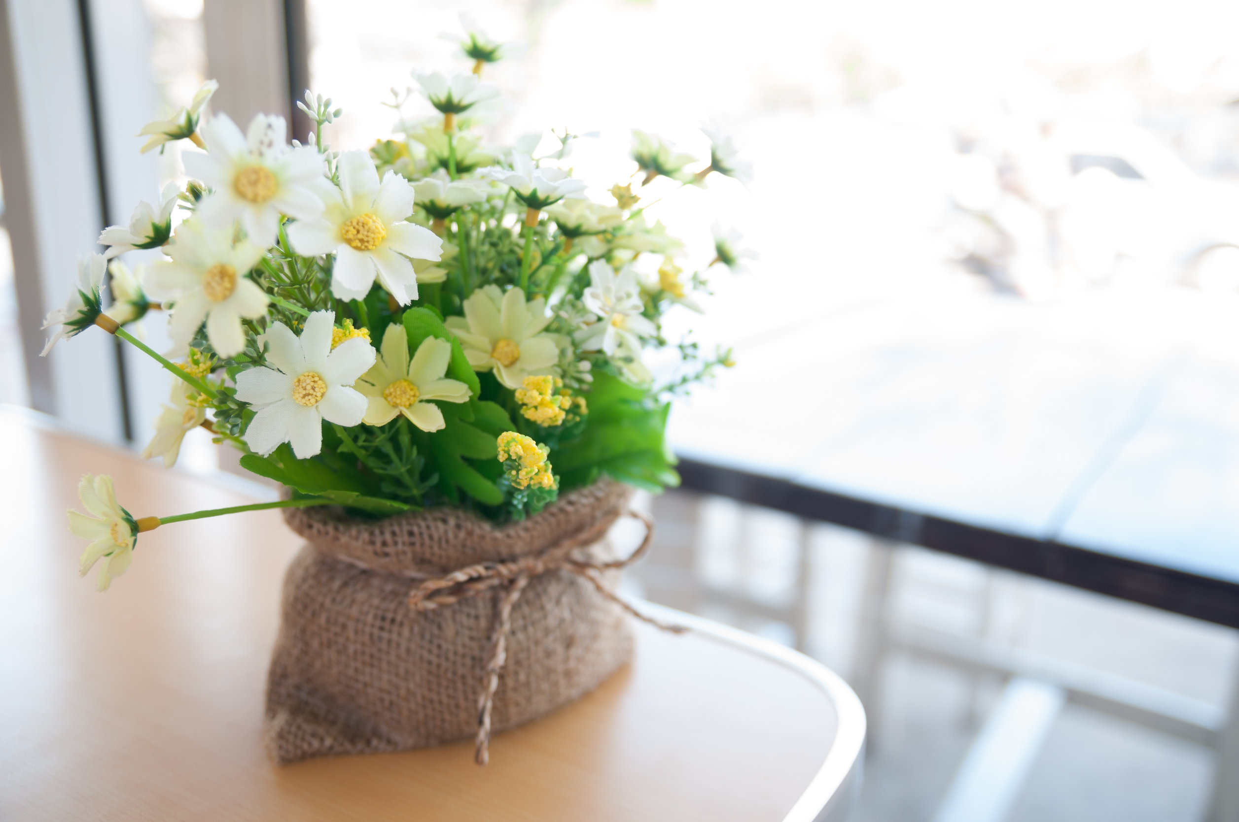Bukiet na stół ze sztucznych kwiatów
