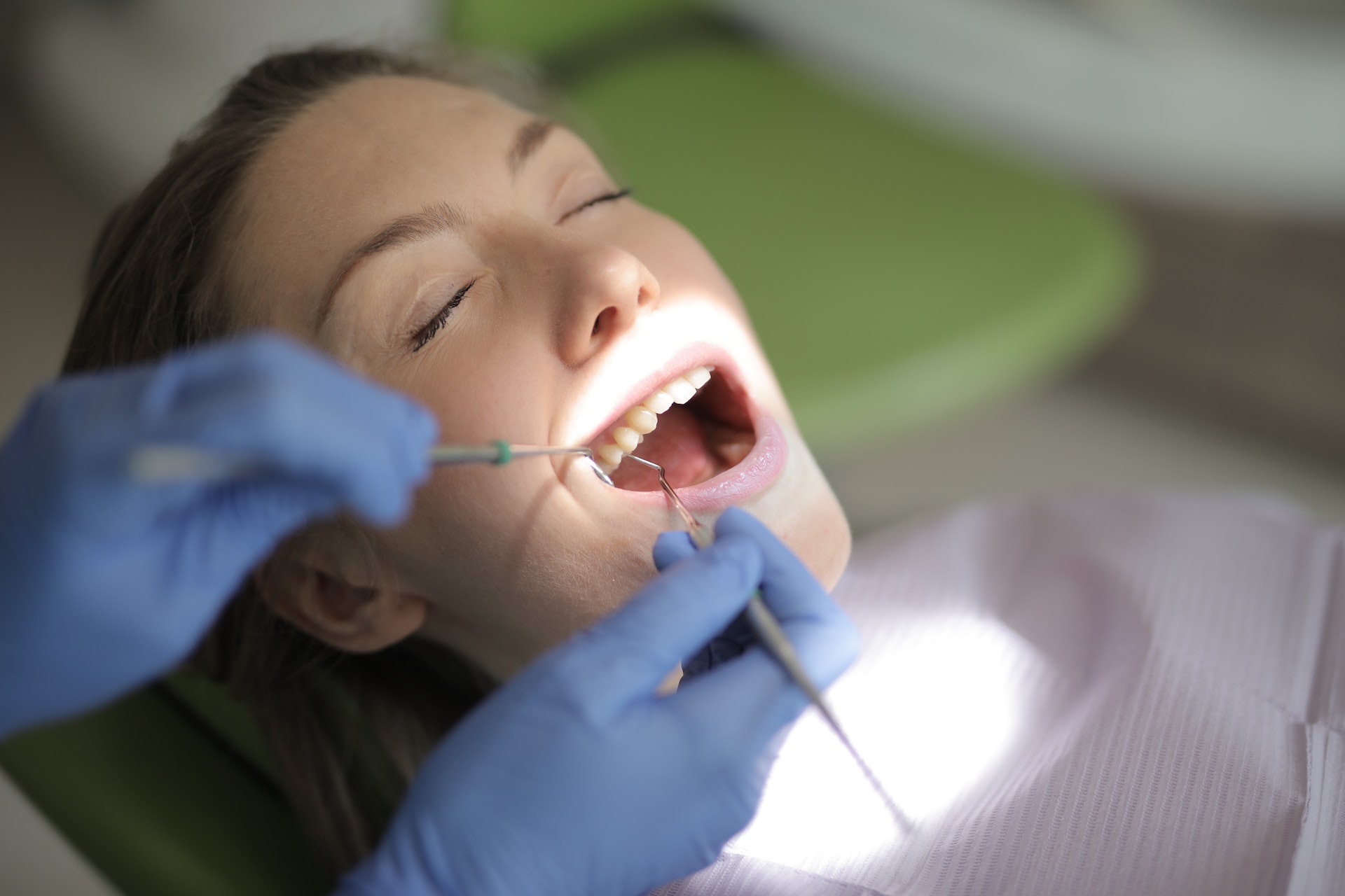 Implanty zębowe a piękny uśmiech