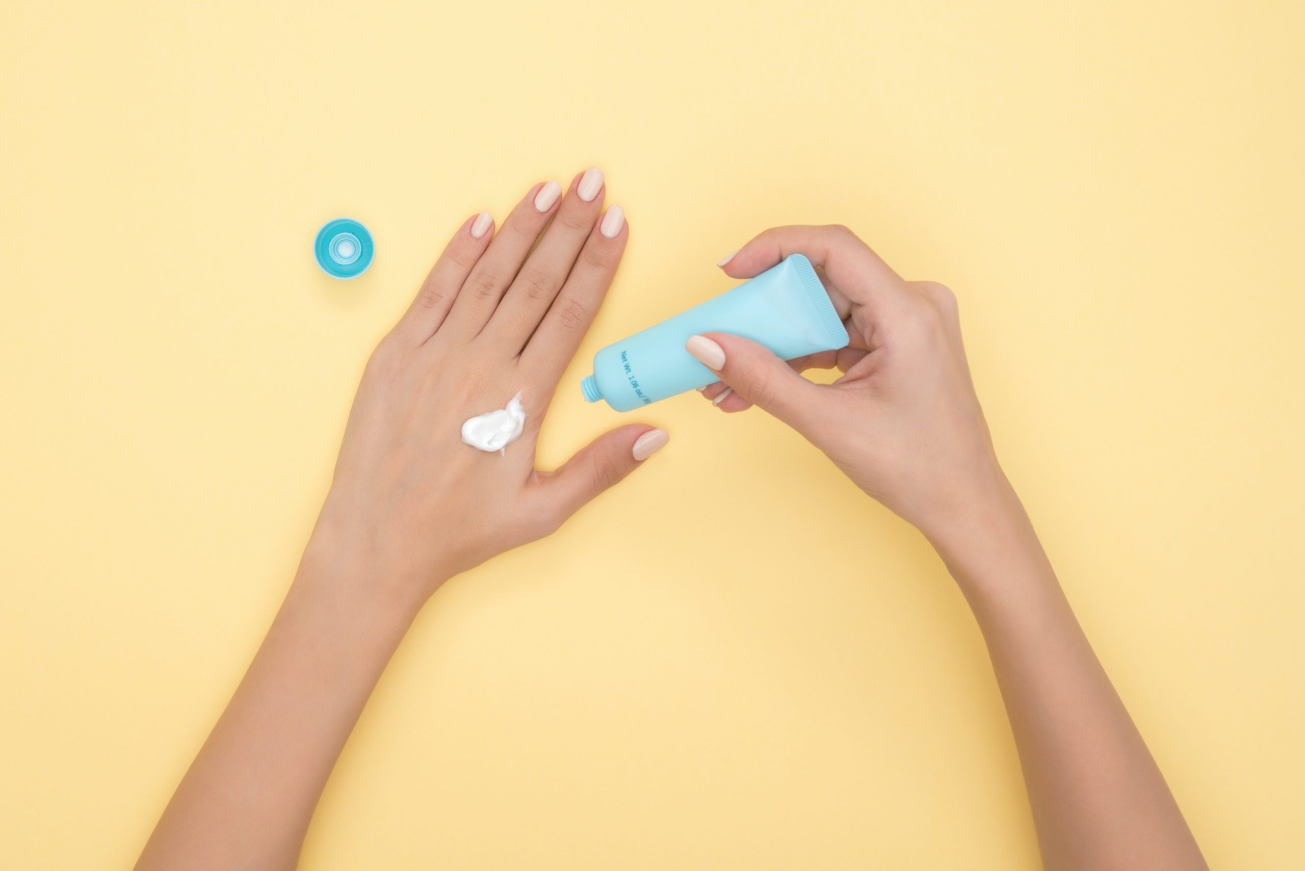 Pielęgnacja dłoni i paznokci – jakie kosmetyki wybrać i jak stosować?